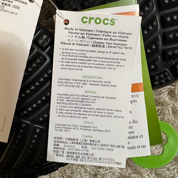 NWT Walt Disney World 50th Anniversary Grand Finale Clogs for Adults by Crocs - Picture 11 of 12